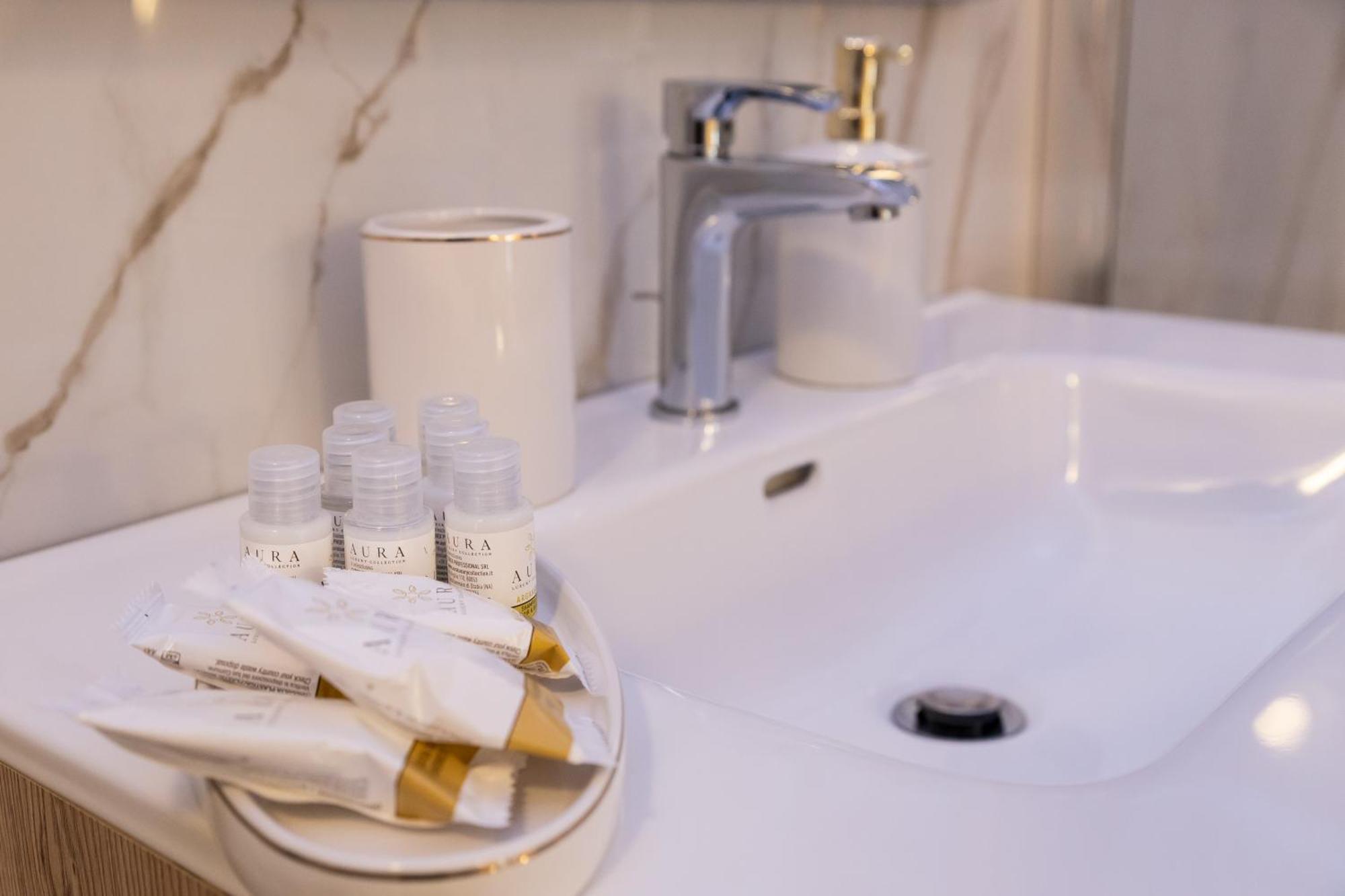 Carola Luxury Room Bari Exterior foto