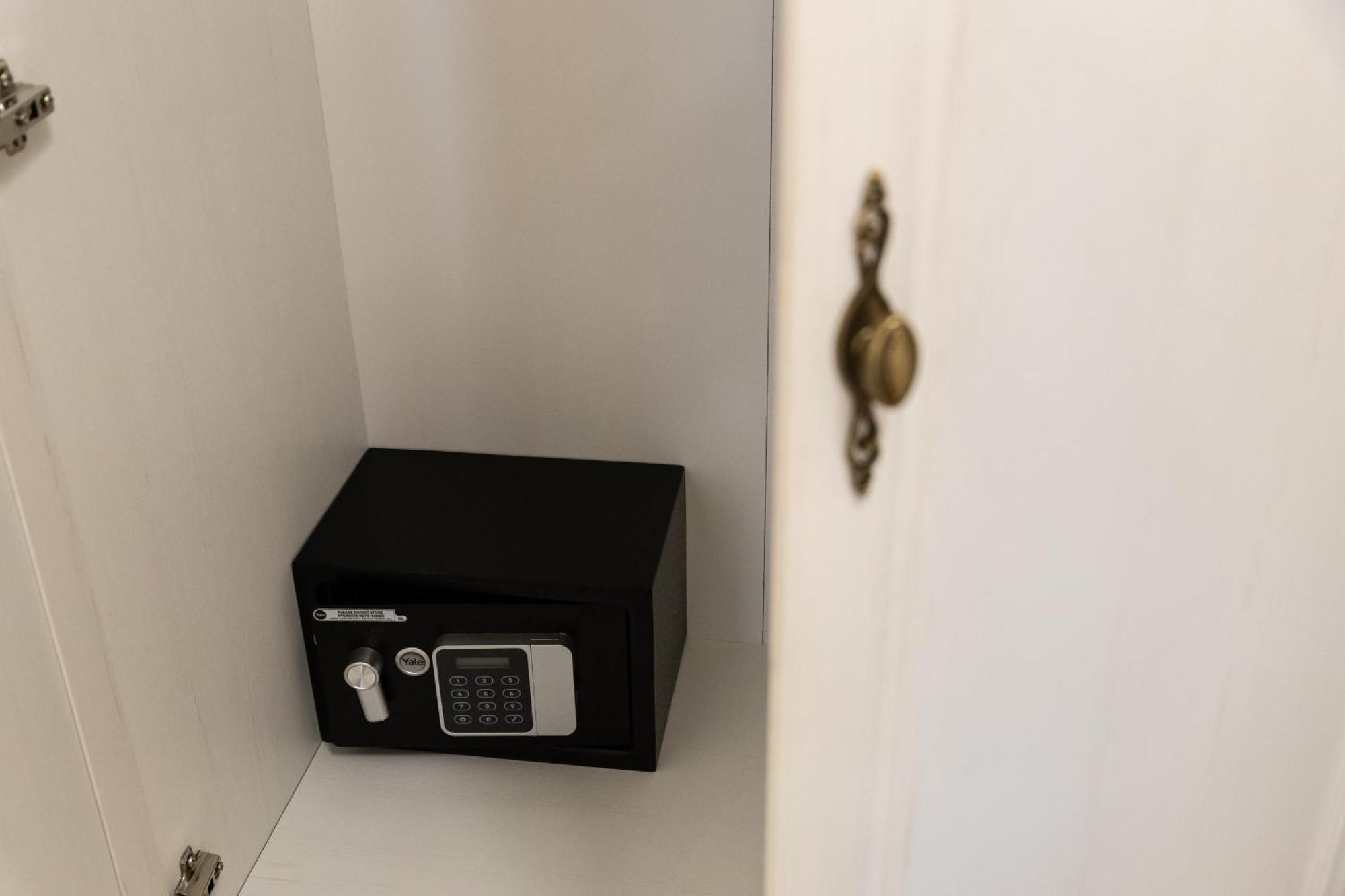 Carola Luxury Room Bari Exterior foto